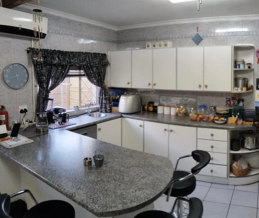 4 Bedroom Property for Sale in Bothasrus Eastern Cape